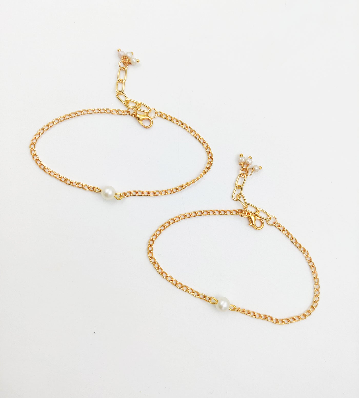 Pearl Bead Detailed Anklets (Off White)