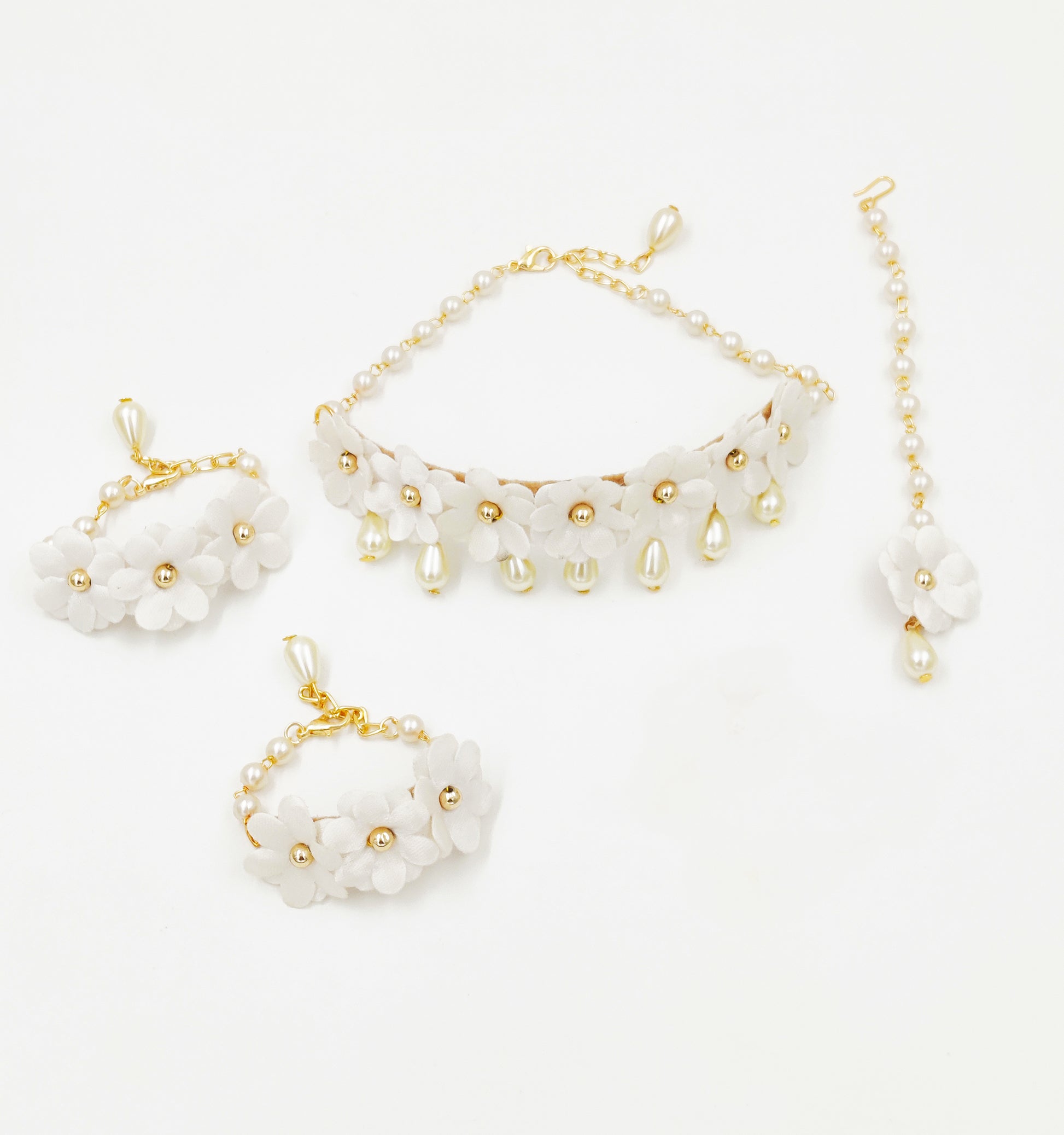 Lavanya Floral Necklace, 2 Bracelets & Maang Teeka Set - White