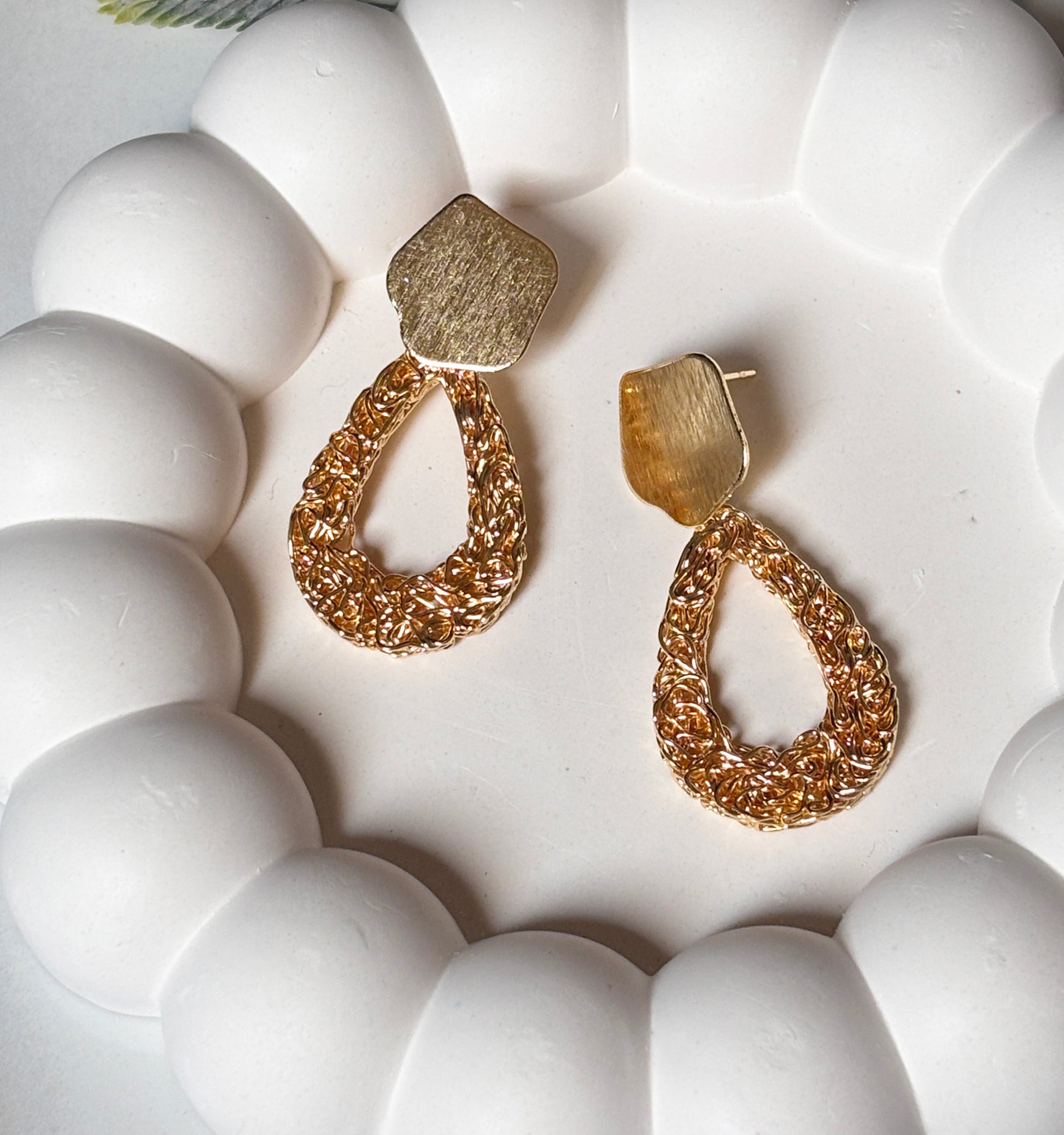 Luna Grace Gold Mesh earrings