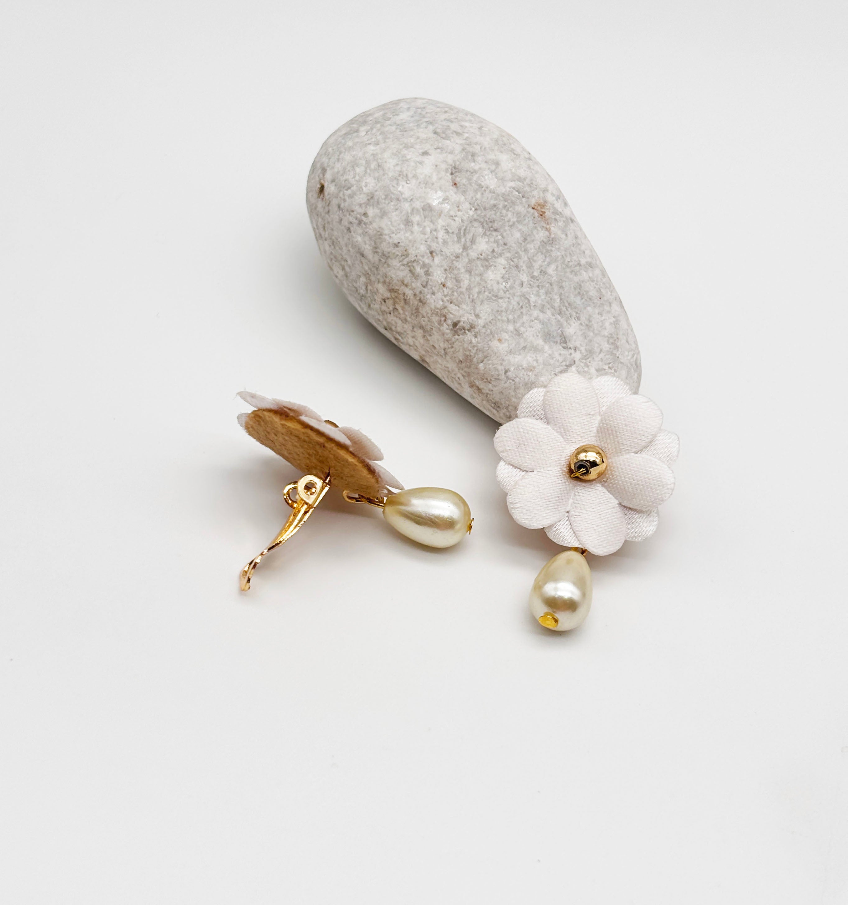 Gift Set Of Tiara Headband, Dangling Pearl Clips, 2 Pairs Pearl Hair Clips & Clip On Earrings