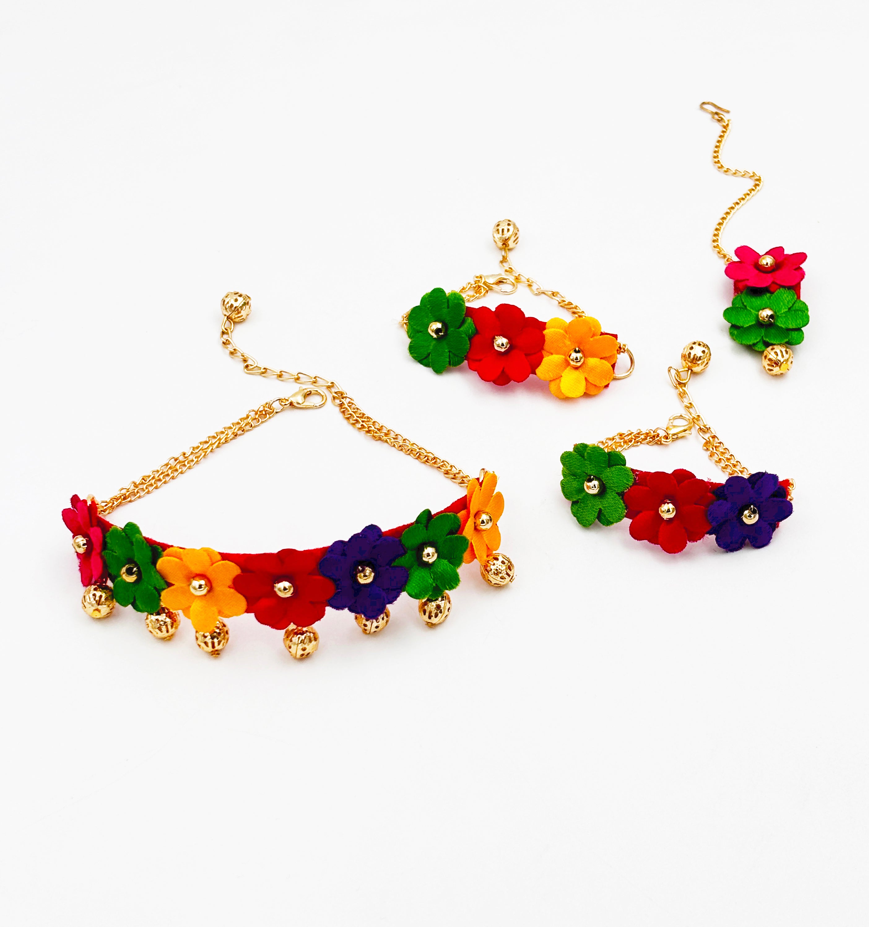 Image of Gift Set Of Rangeen Floral Necklace, 2 Bracelets, Maang Teeka, 2 Pairs Clip on Earrings, 2 Finger Rings