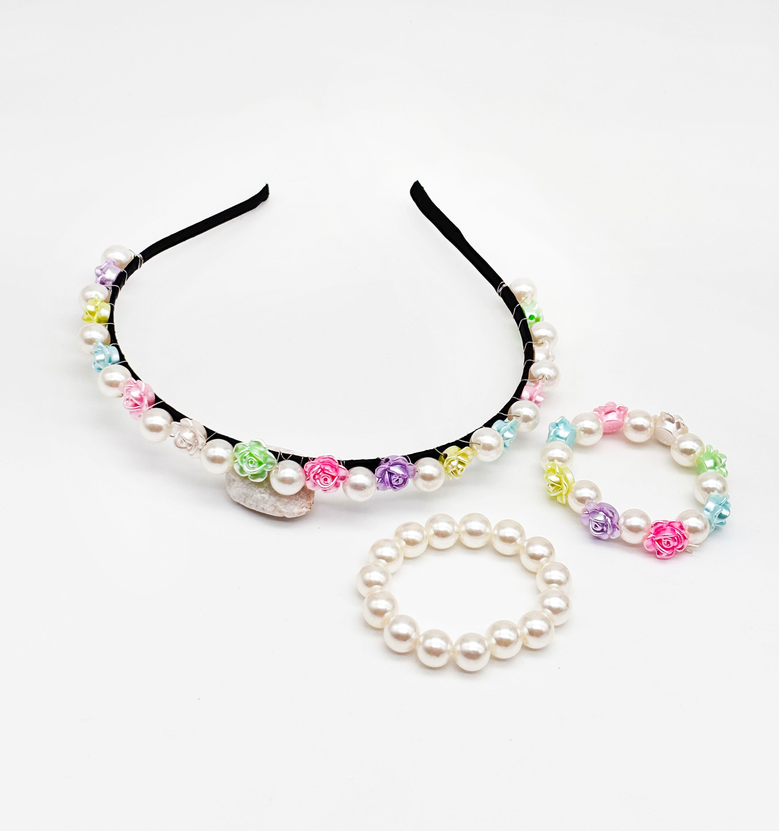 Gift Set of Peal Roses Hair Band & 2 Bracelet Sets, 2 Pairs of Pearl & Floral Clips, 1 Finger Ring