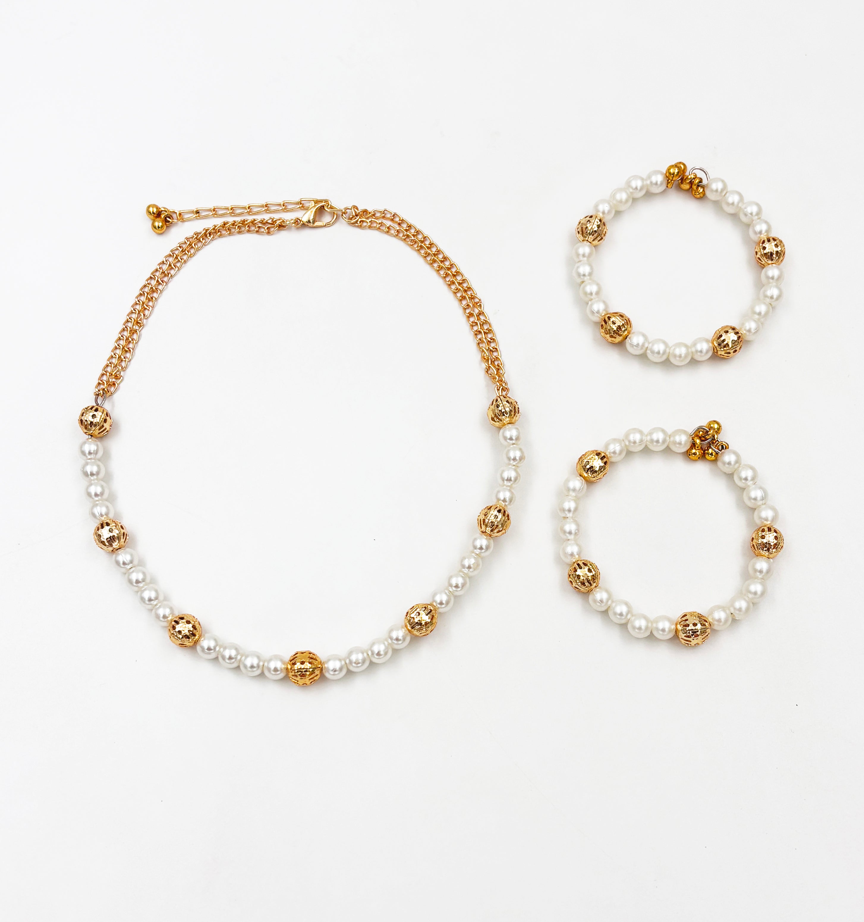 Image of Gift Set Of All Pearls Necklace, 2 Bracelets, Hair Band & a pair of Hair Clips