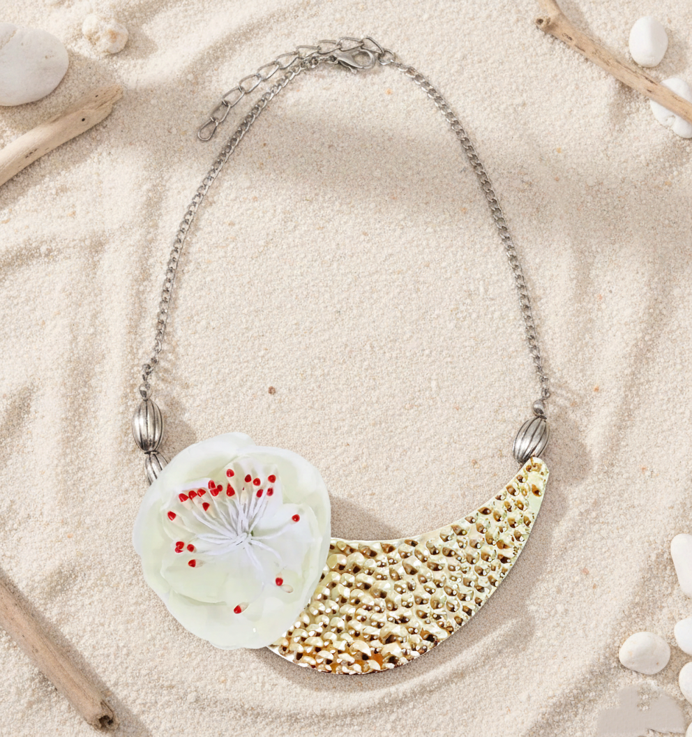 Kids Metal Detail Flower Necklace