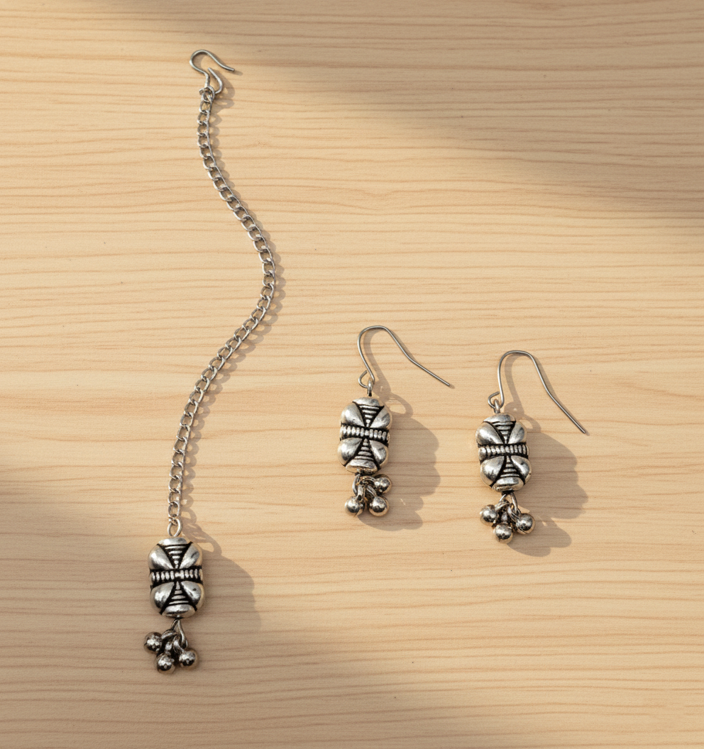 Image of Kids Bead Drop Maang Teeka & Earrings Set- Oxidised Silver