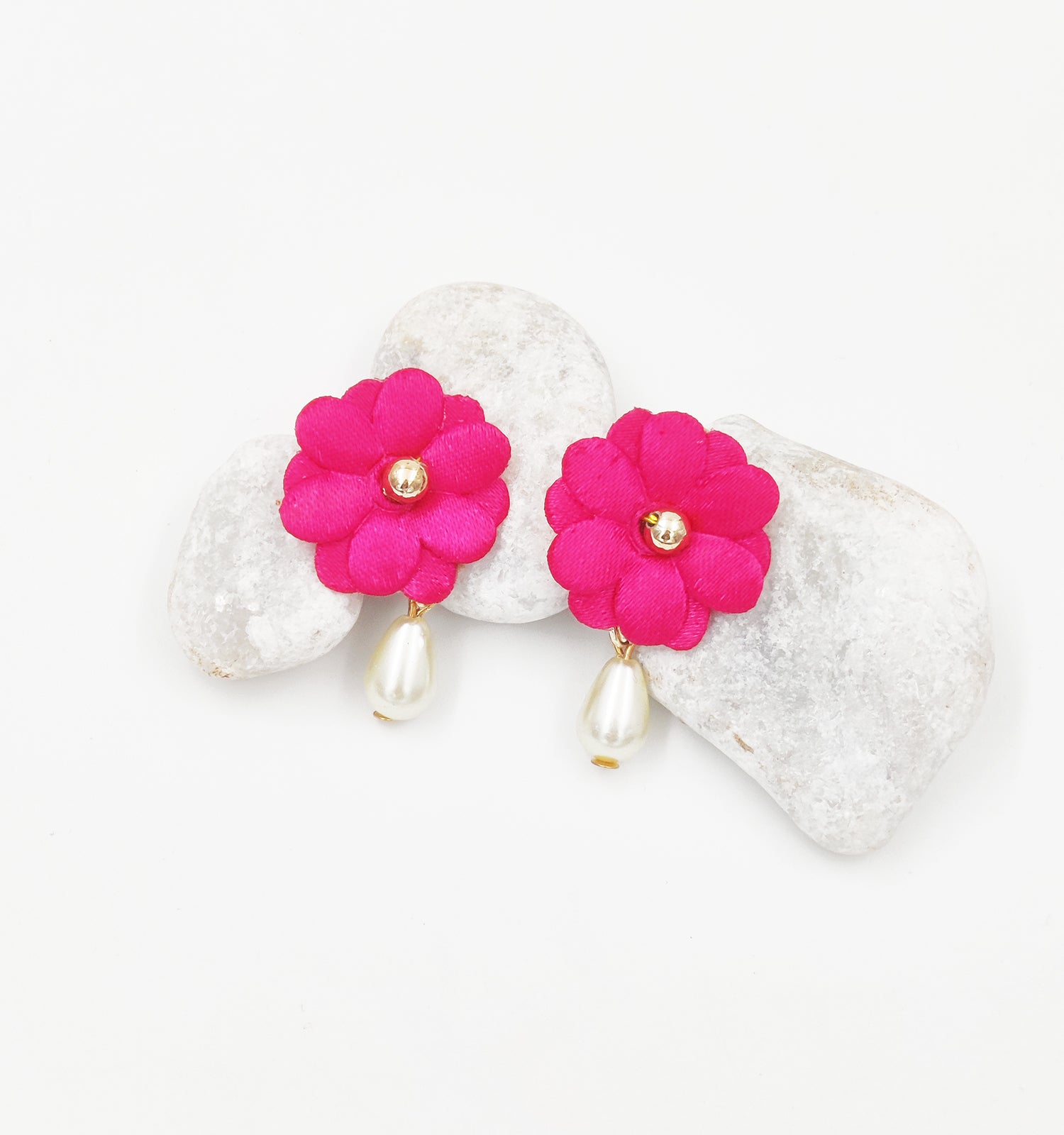 Noor Clip On Earrings
