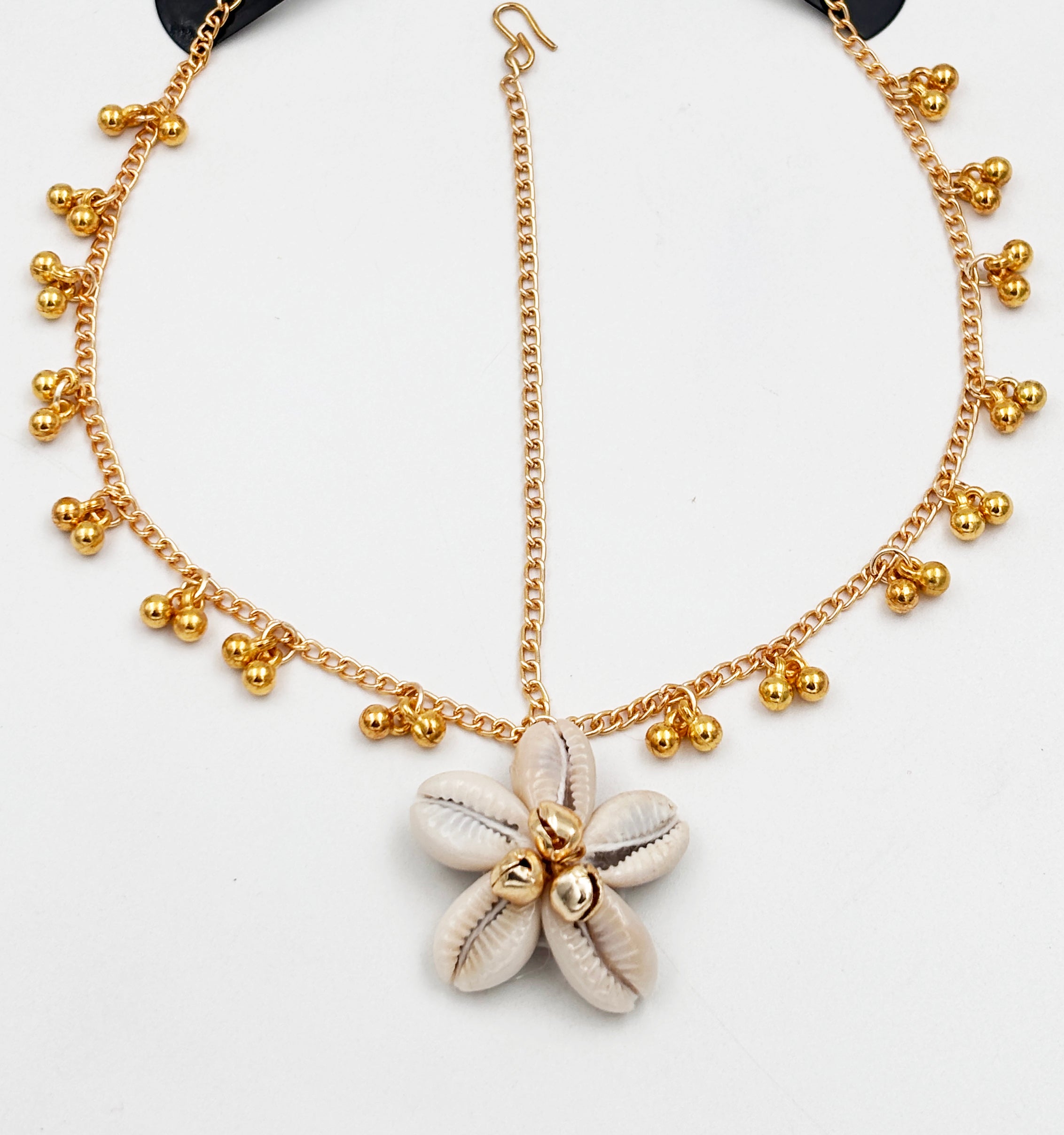 Kodi Shell & Dangling Beads Head Chain
