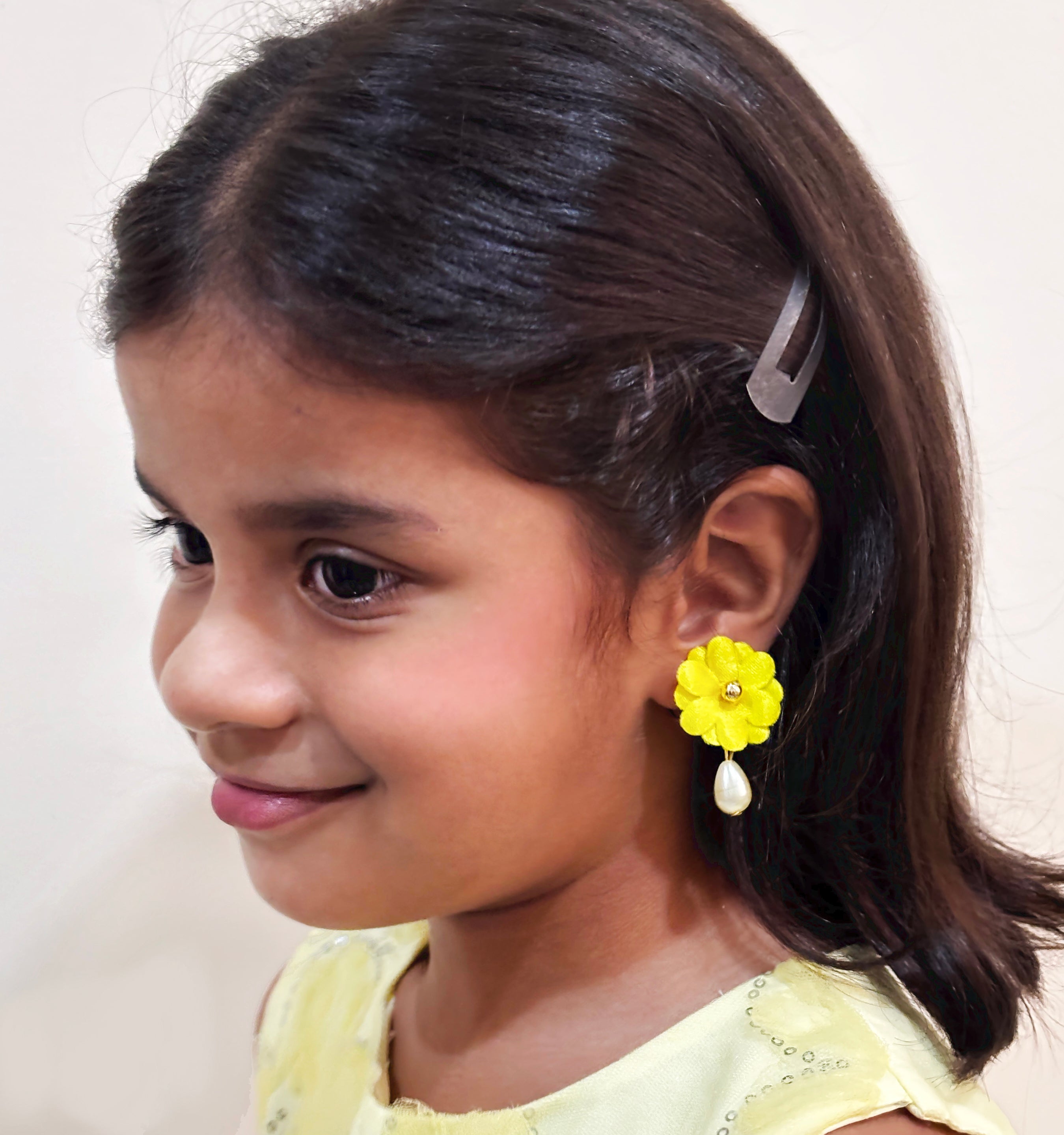 Set of 2 Floral Clip-On Earrings with Pearl Drop