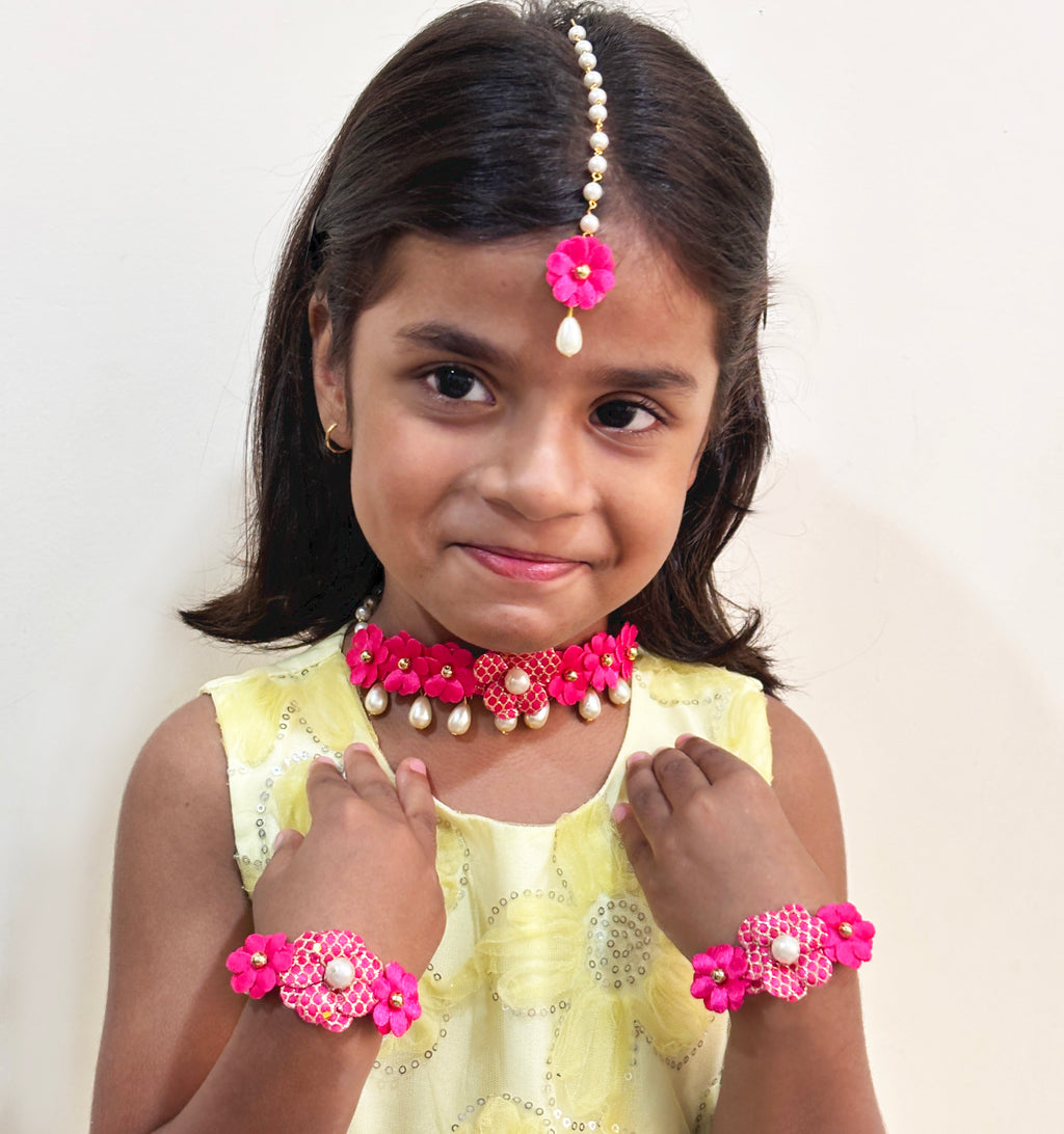Kids Sadabahar Floral Choker, Bracelets & Maang Teeka Set