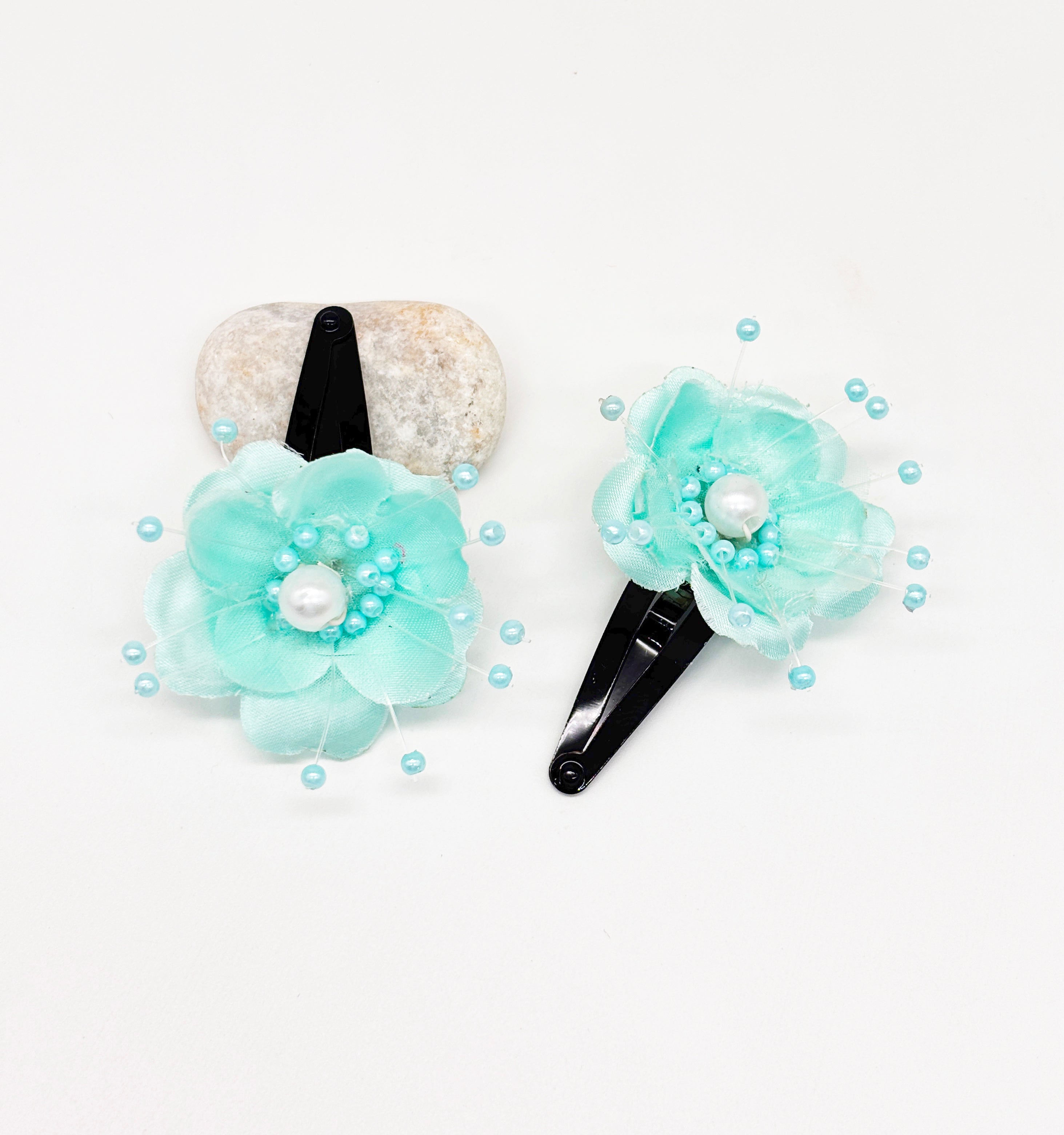 Image of Daisy Pearls Hair Clips