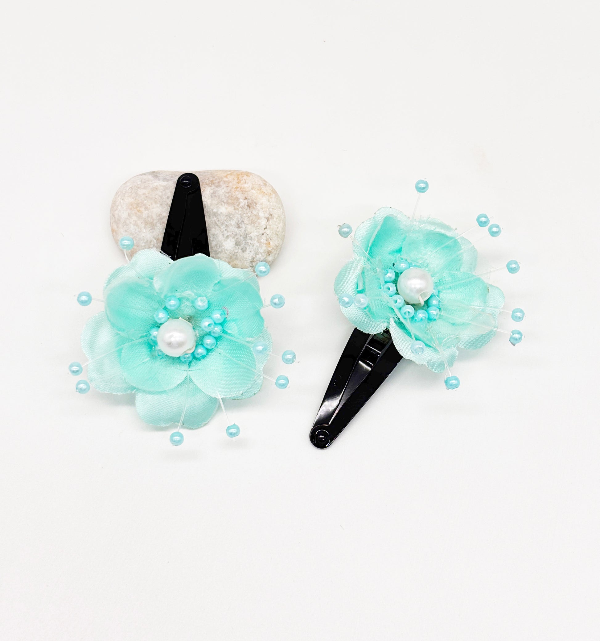 Daisy Pearls Hair Clips