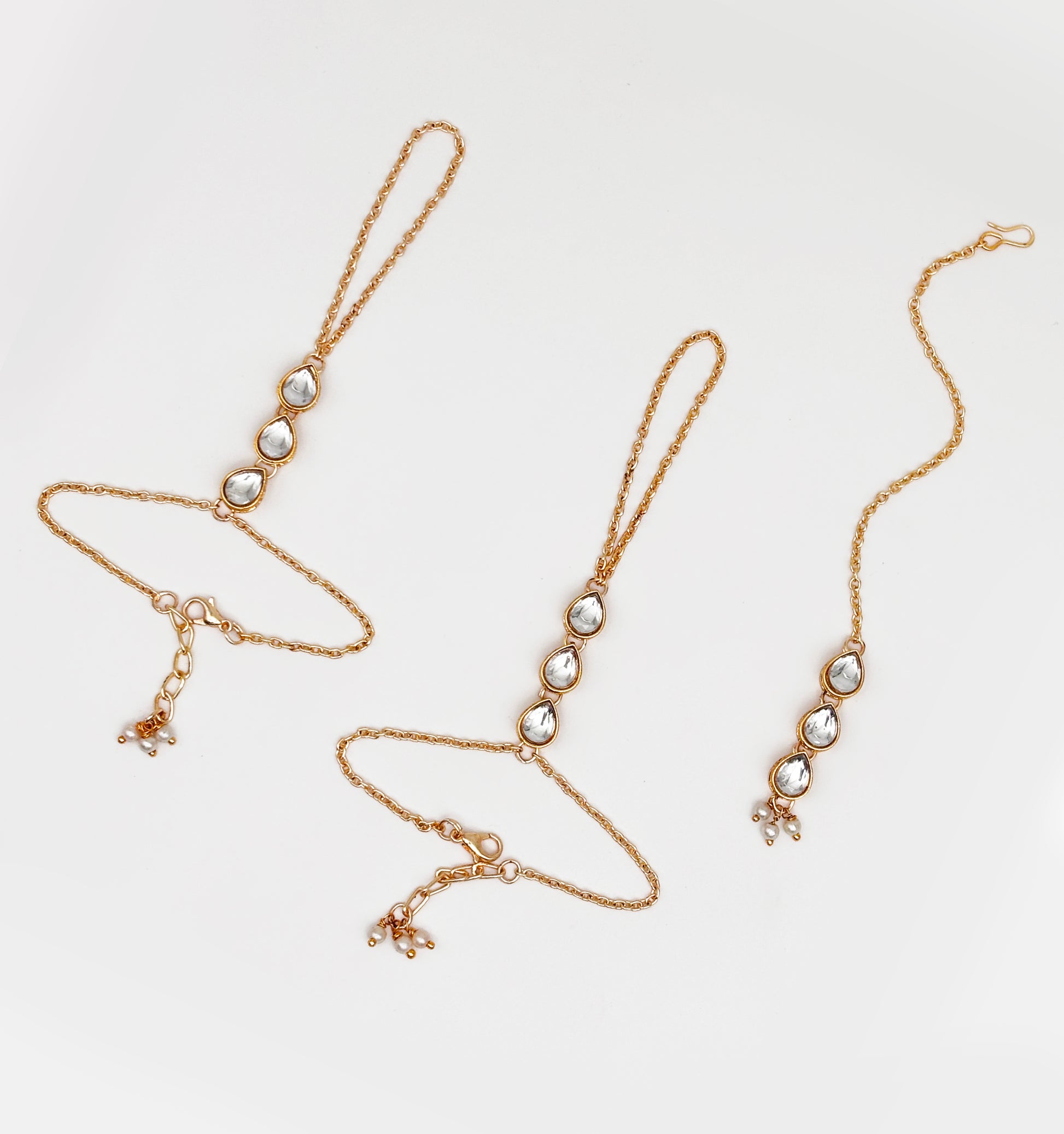 Tarang Haath Phools & Maang Teeka Set - Golden