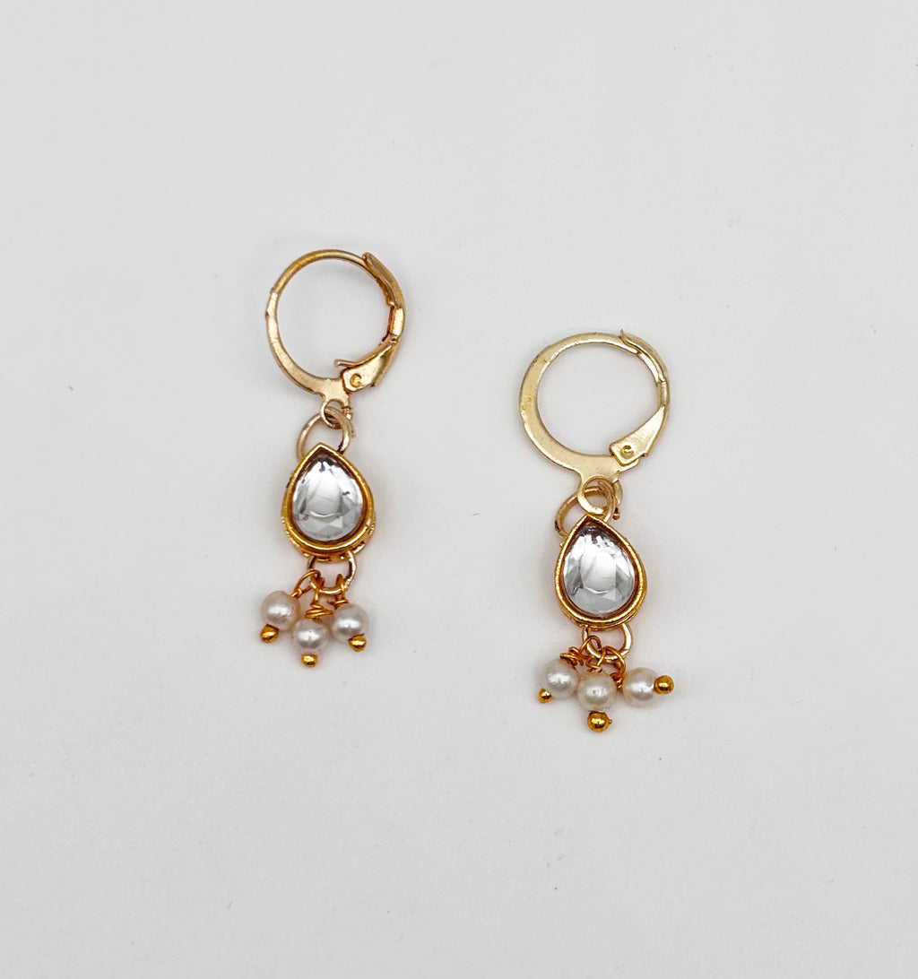 Dainty Kundan Earrings - Golden