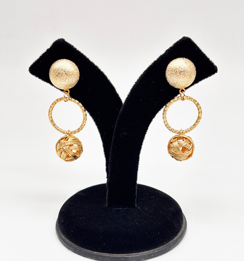 Aria Gold Dangle earrings