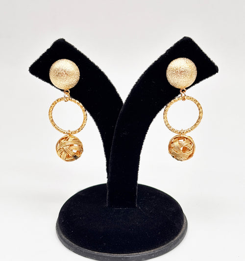 Aria Gold Dangle earrings