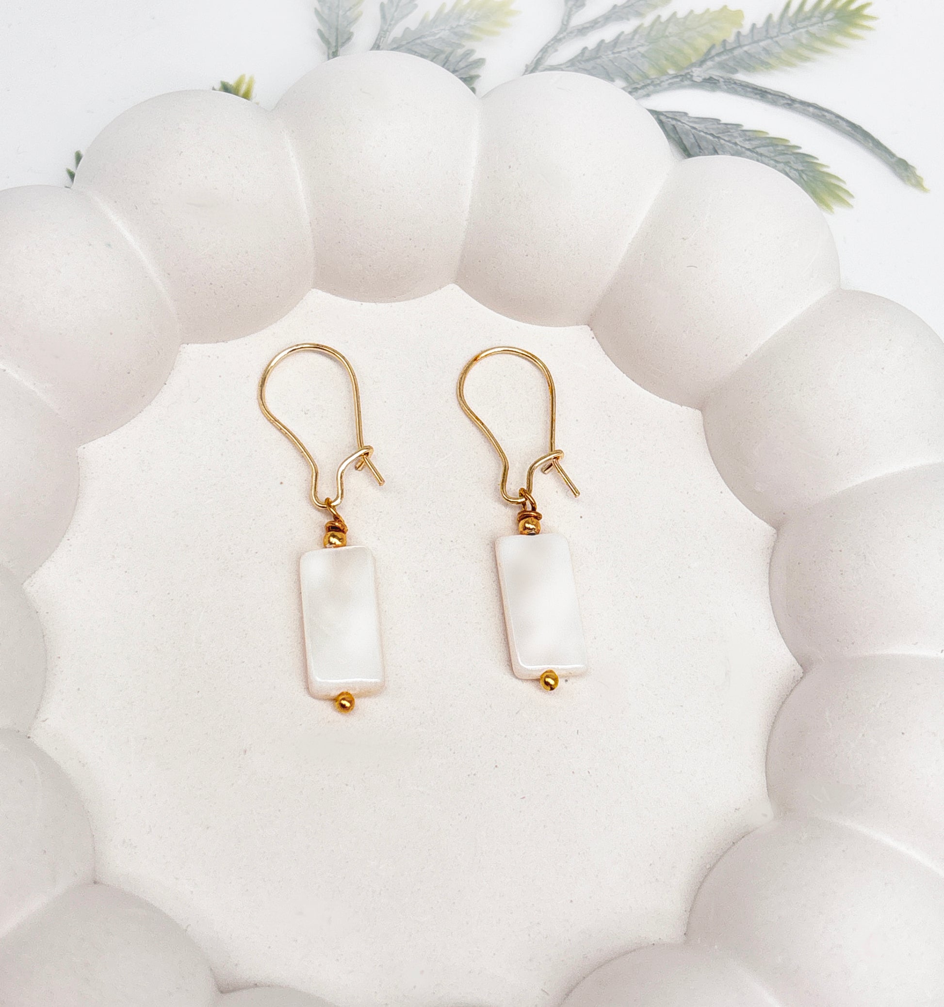 Elara Mother of Pearl Earrings