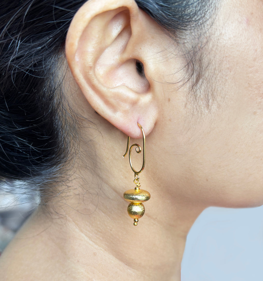 Mira Gold Swirl Brass Earrings