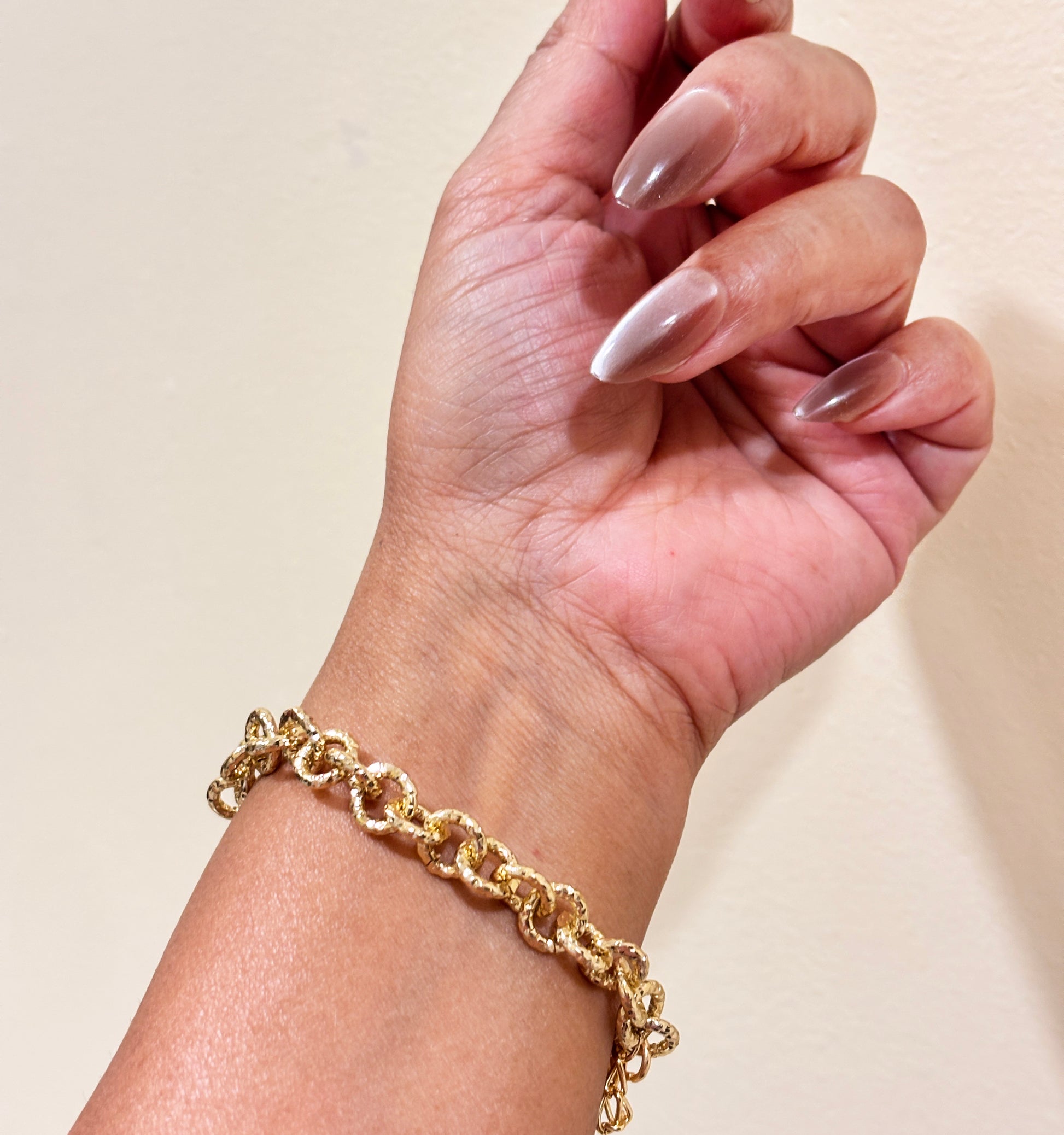 Carolina Gold Link Bracelet: Delicate & Elegant Chain for Everyday Sophistication